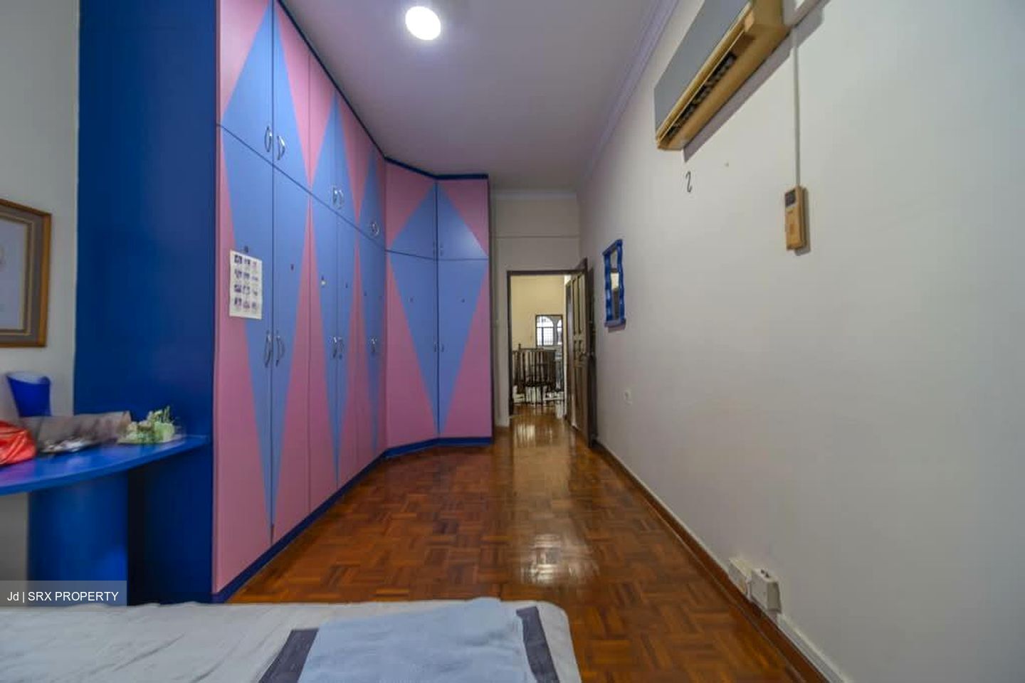 Lowland Road (D19), Terrace #563229361